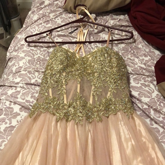 Prom dress! - Picture 4 of 6